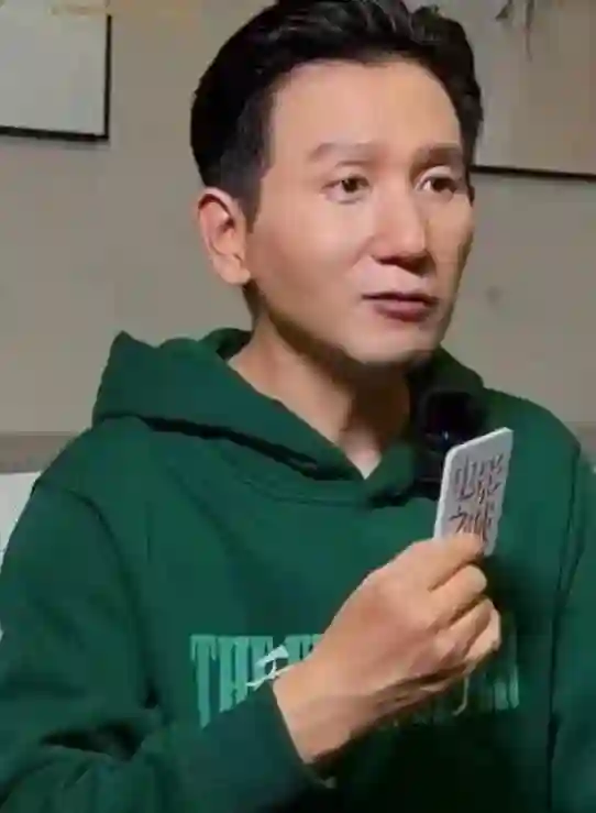前脚赵丽颖刚被曝光恋情，后脚冯绍峰就有新动作，陈晓彻底输了