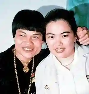71岁知名港星自曝不近女色，复婚多年无夫妻生活，每天拜佛诵经体壮如牛