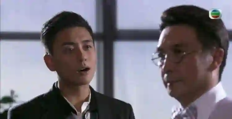 这次，黄宗泽终于不装大度了，句句不提胡杏儿，但句句都戳她心窝