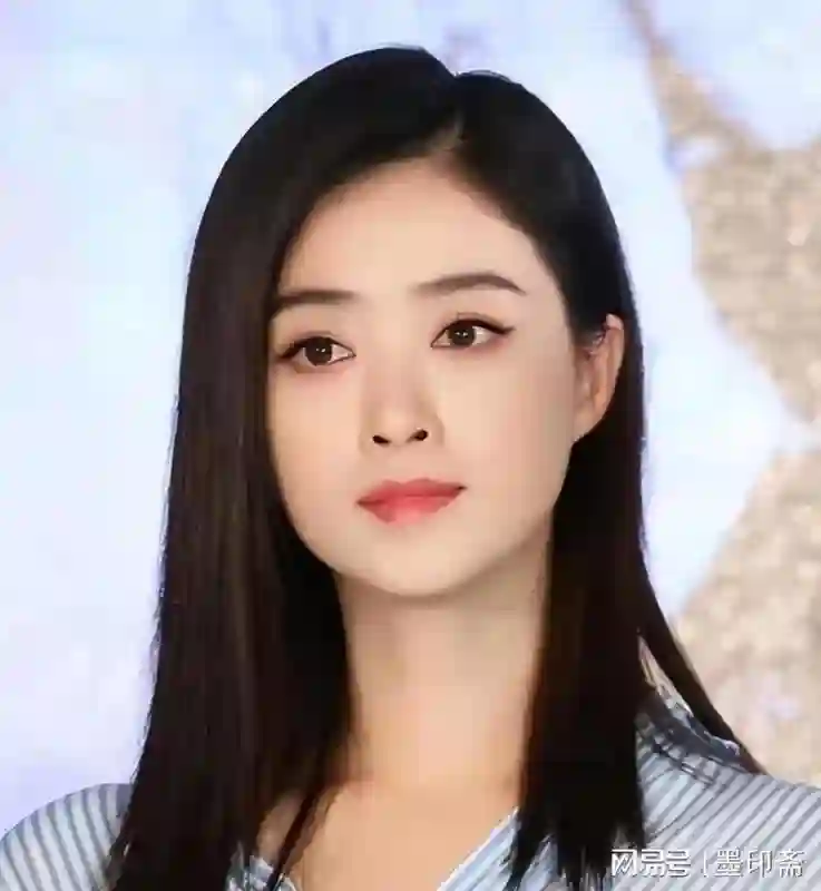 前脚官宣喜讯，后脚深陷舆论，42岁的蒋欣给内娱狠狠“上”了一课