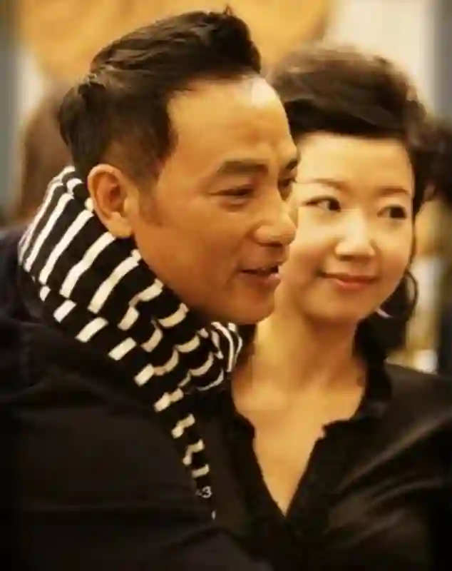 任达华：出道43年0绯闻，为爱丁克，50岁老来得子泪流满面