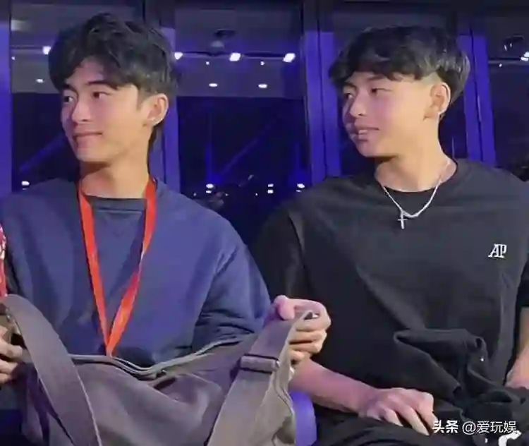 张柏芝现实长什么样？路人镜头才是照妖镜，怪不得都说王菲比不过