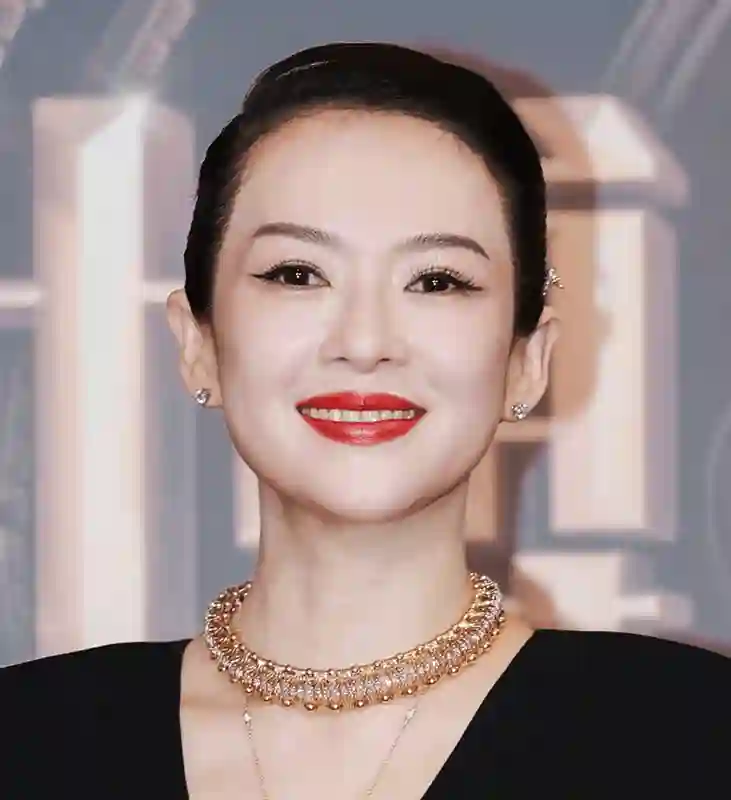 红毯生图来了！章子怡富态十足，钟楚曦过于瘦，金晨变化明显