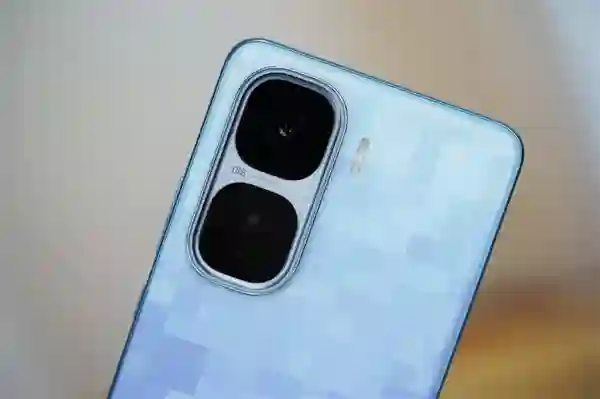 最强2K直屏手机！iQOO Neo10 Pro+图赏