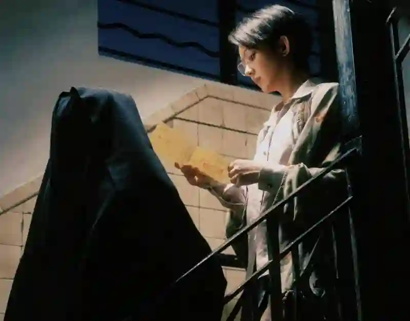 赵丽颖短发造型抢眼，37岁气质越来越硬朗，演技差一口气太可惜