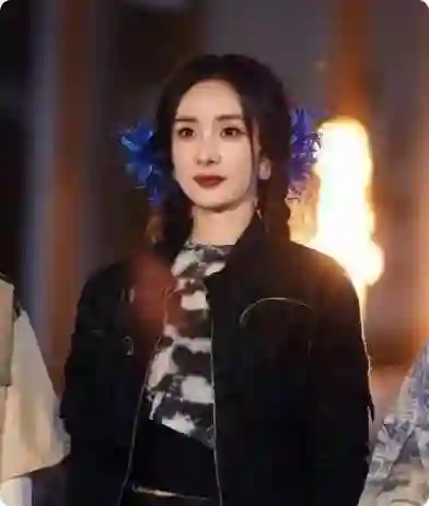 这一次，被官方力挺的赵丽颖，撕开了杨幂“左右逢迎”的真面目