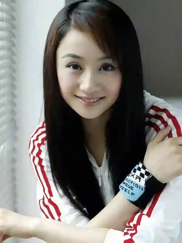 51岁曹颖自曝患癌，放心不下年幼的儿子，坦言当了妈妈后不敢生病