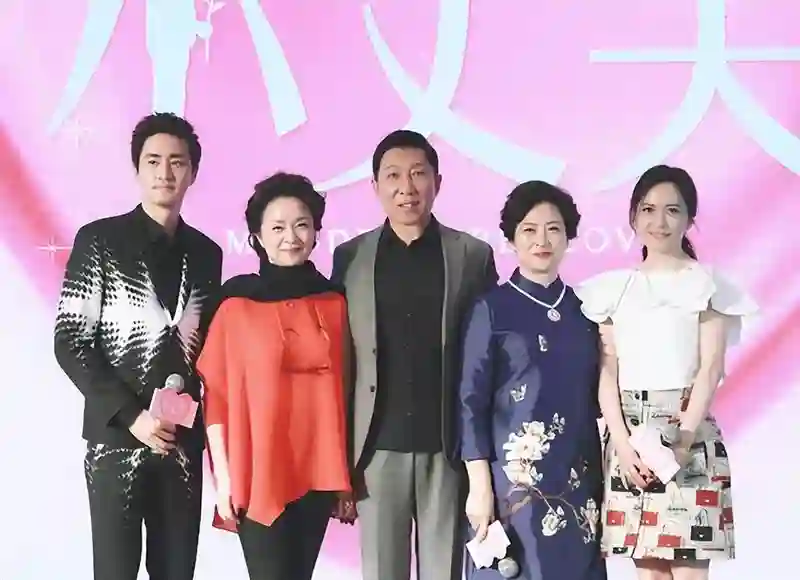 演员许娣：长相端庄秀丽，与丈夫恩爱43载，儿子儿媳都是圈内人