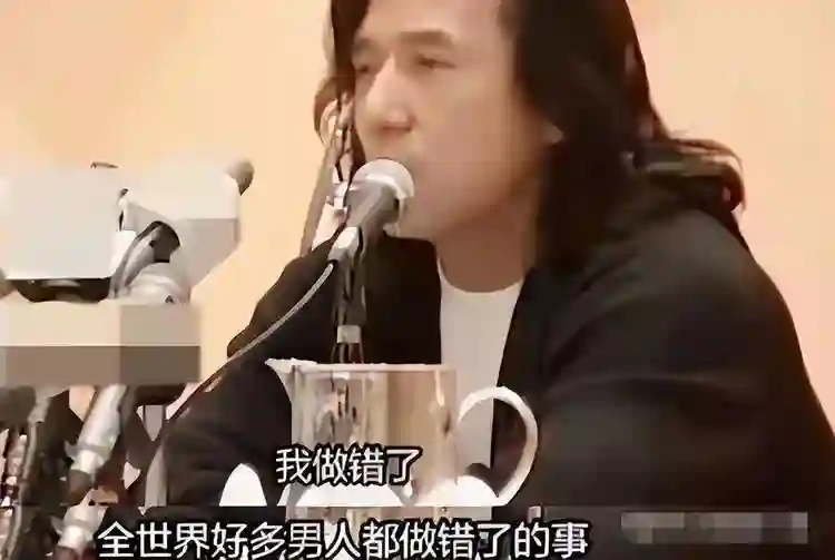 成龙第二个私生子曝光！她与林青霞齐名，带子嫁人，过往生活被扒