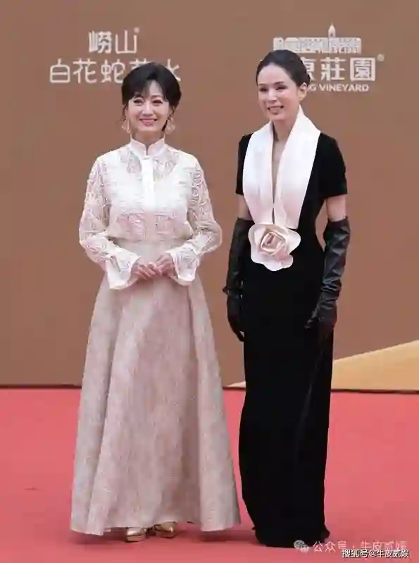 妈呀，华表奖红毯女星生图太真实，一个个像是吃了防腐剂似的