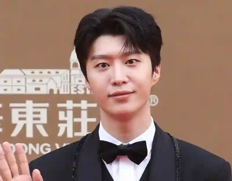 华表奖众明星生图太真实！集体浮肿馒化，状态不佳