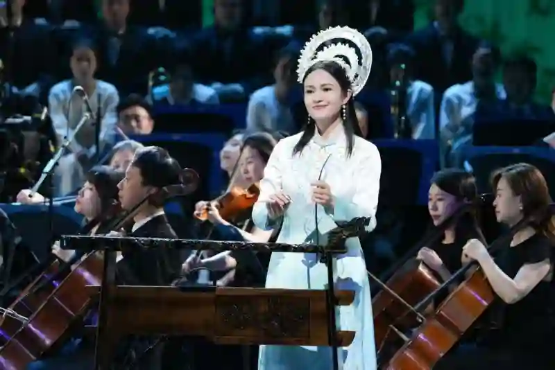 “一根琴弦演奏出的百种音韵、千种情感和无限可能”｜ 《独一无二》雷滢独弦琴音乐之旅（贰）即将上演