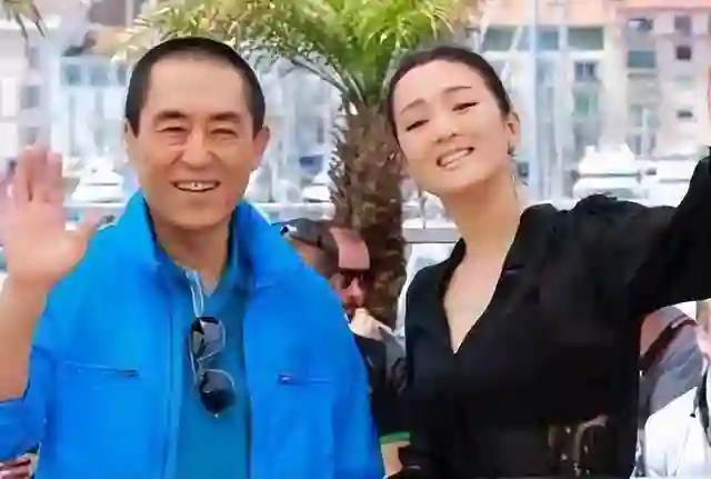 张艺谋：我最愧疚的不是巩俐，更不是陈婷，而是为我终身瘫痪的她