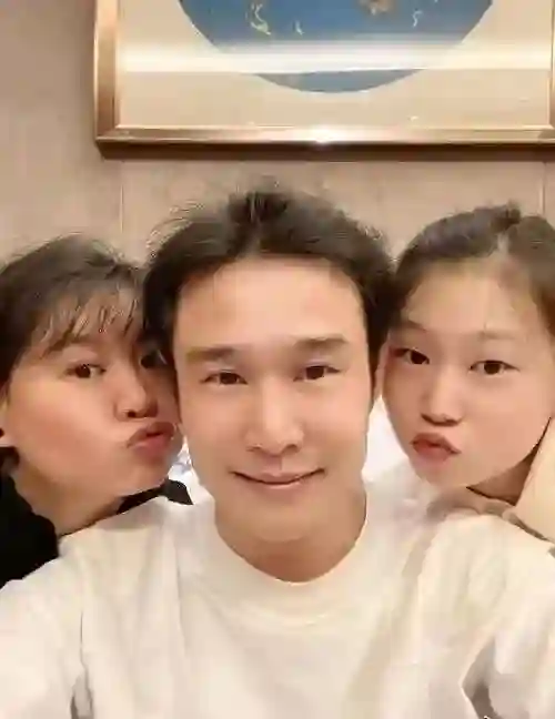 护犊子的小沈阳让所有人认识到，生养不是恩，托举和兜底才是