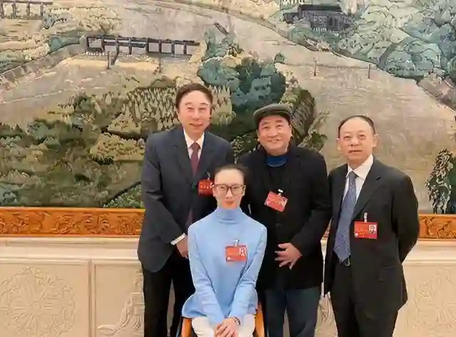 张艺谋：我最愧疚的不是巩俐，更不是陈婷，而是为我终身瘫痪的她