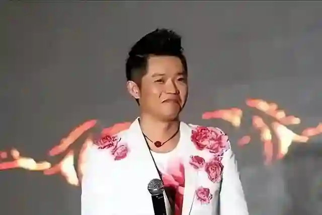 两人默契搭档23年却没成夫妻，如今一个年入千万，一个负债累累