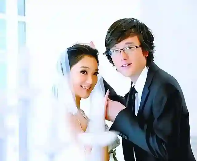 两人默契搭档23年却没成夫妻，如今一个年入千万，一个负债累累