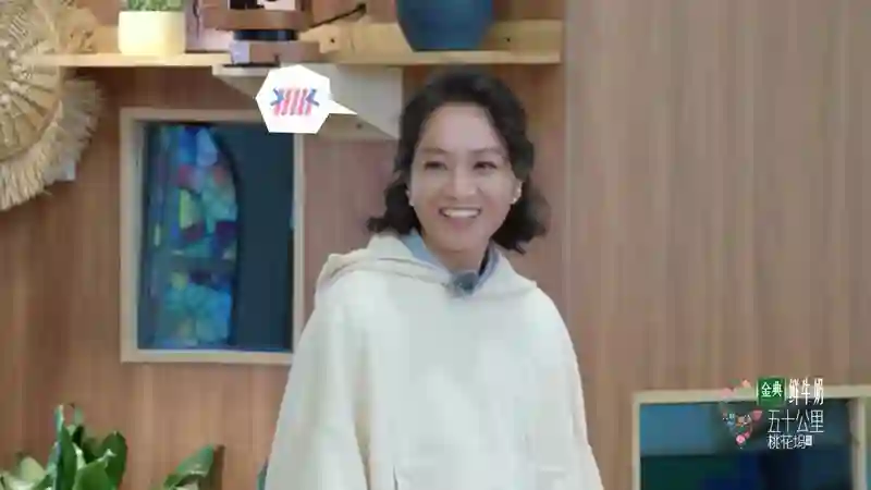 不带朱丹玩了？主持人40岁的困境，要么活成谢娜，要么活成侯佩岑