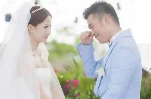 与陈赫离婚10年后，官宣喜讯的许婧，活成了前夫高攀不起的模样