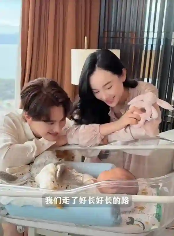 36岁张檬晒近照！气色恢复得真不错，住月子中心56天花费116万