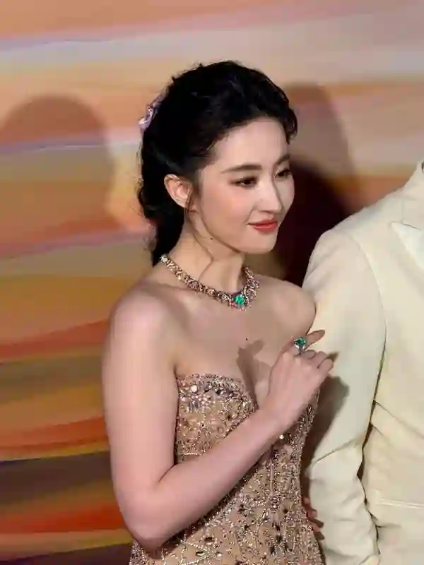 刘亦菲与Lisa，受邀同框出席奢牌活动！