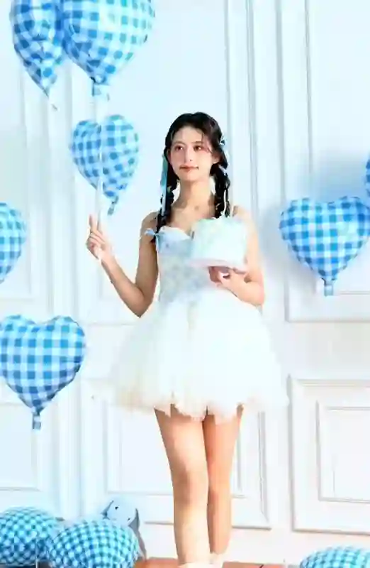 翁虹女儿近照曝光，17岁小水晶出落成大美女，比妈妈年轻时还养眼