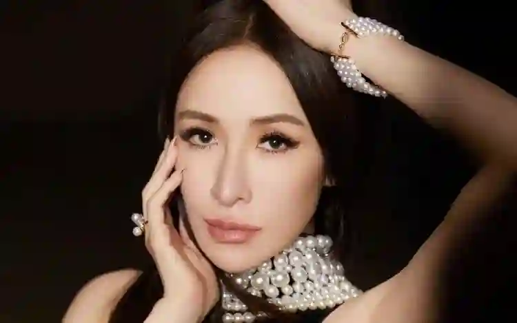 无滤镜下，王琳腊肉脸忍了、戚薇机器脸忍了、萧亚轩老鹰脸没忍住