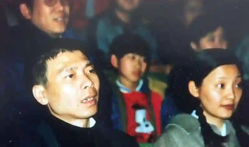 徐帆对冯小刚的“隐忍”，扯下了多少娱乐圈夫妻的“遮羞布”