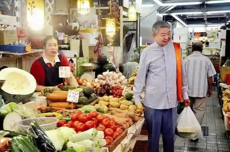 拍情色片，交往61位女友，这个娱乐圈老男人凭什么？