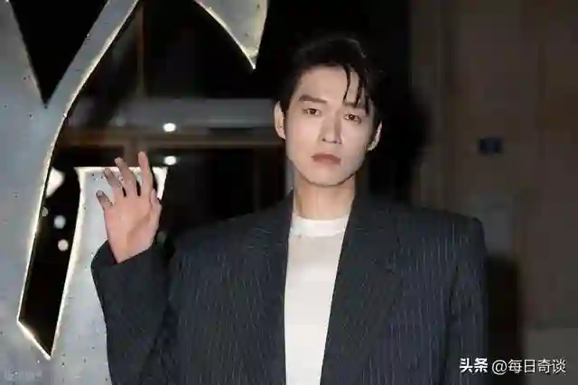 魏大勋爸爸接秦岚回家，不介意女方比儿子大10岁，仍满意这门亲事