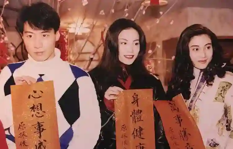 56岁王菲素颜近照被曝光后，大家才终于明白，谢霆锋眼光有多好