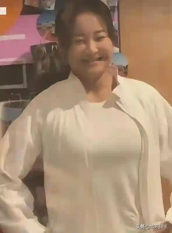 退出春晚，被综艺“开除”，43岁的贾玲终究还是把自己“作没了”