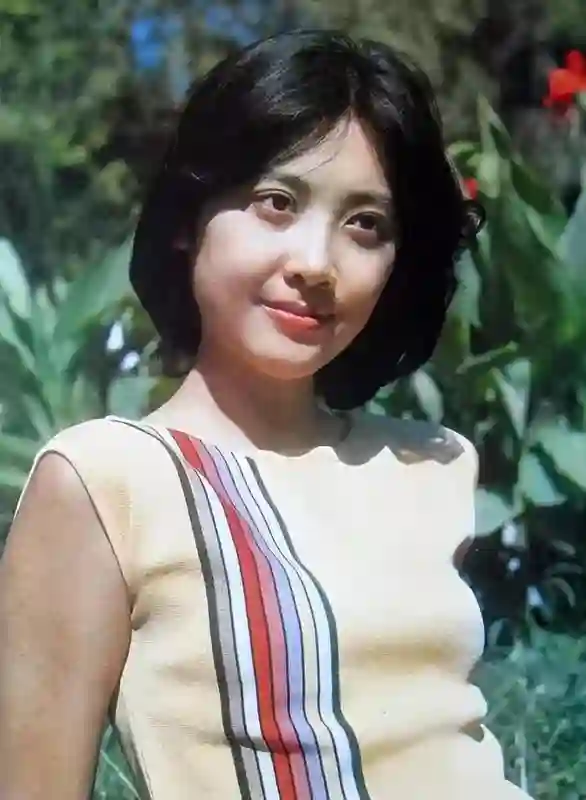 看了70岁林青霞和73岁朱琳近照，才明白大陆美人和台湾美人的区别