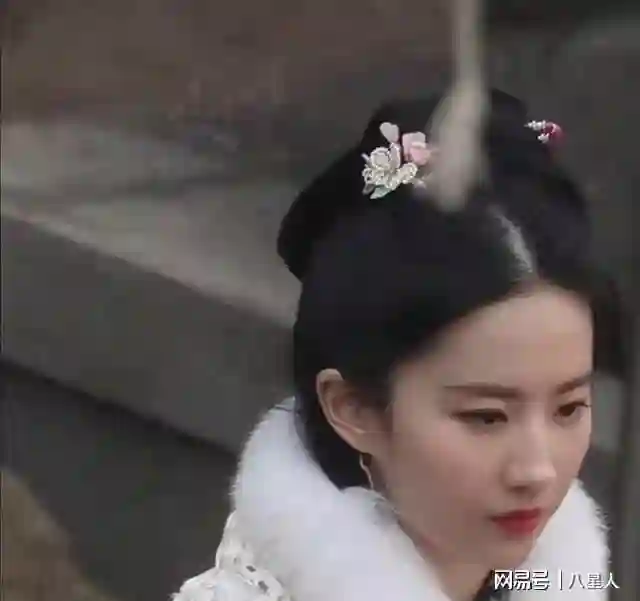 母女通吃?陈金飞和刘亦菲母女都有绯闻,跟杨采钰分手,再捧刘亦菲