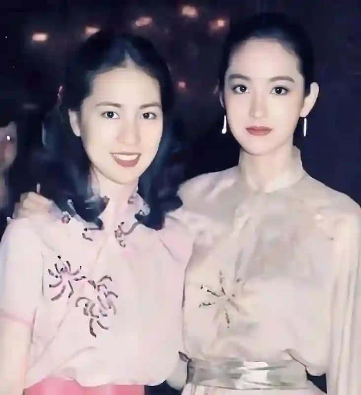 林青霞和10位女星的25张合照，看完了，才明白绝色与漂亮的差异