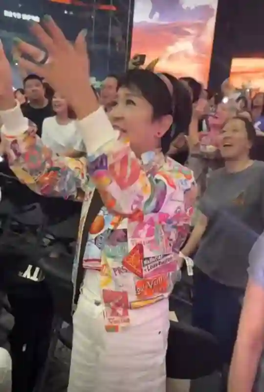 谢霆锋演唱会大胆示爱王菲，张柏芝回应引热议，背后故事不简单！