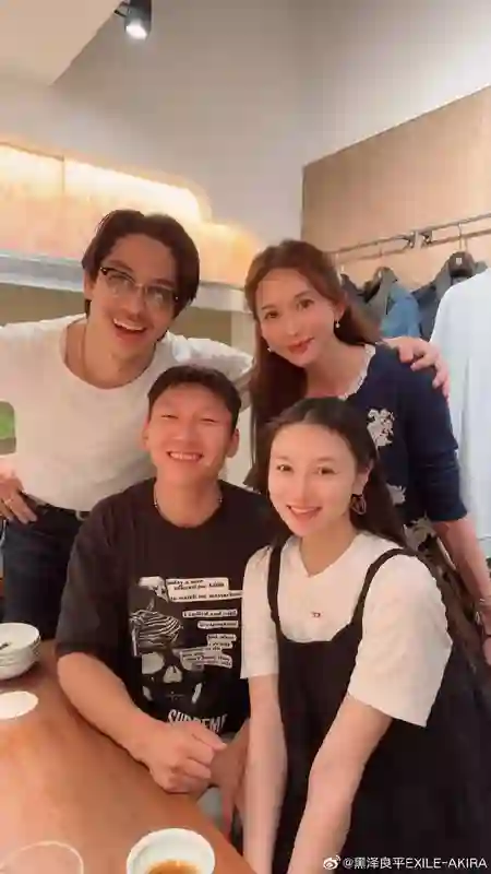 林志玲融入老公圈子,陪黑泽良平聚会,50岁仍似25岁少女