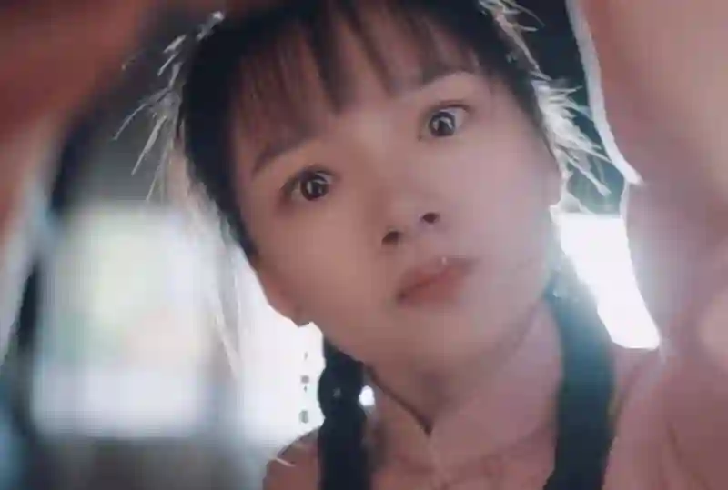 又胖又丑没演技，天天演美女却登顶流，她背后究竟有什么秘密？