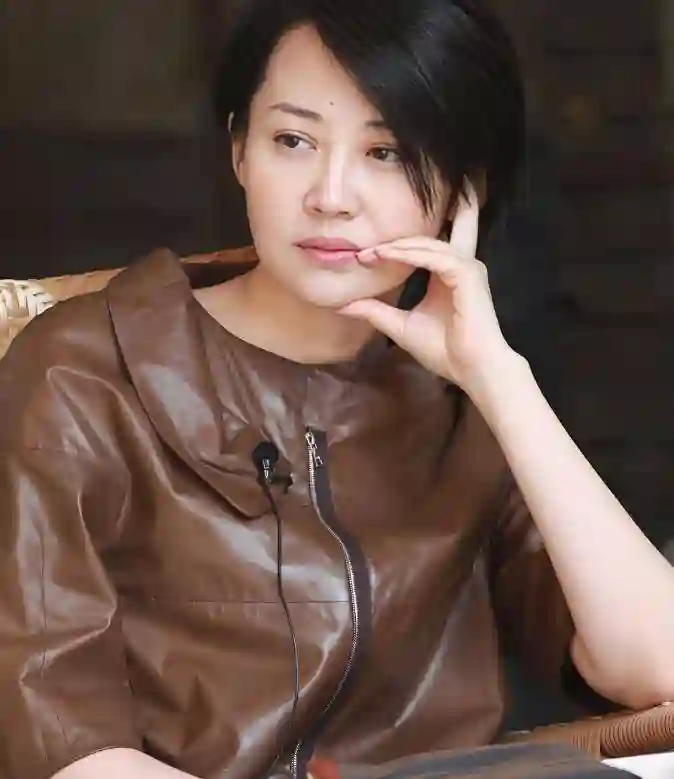 美貌与实力并存：许晴凭什么成为华语影坛的不老神话？