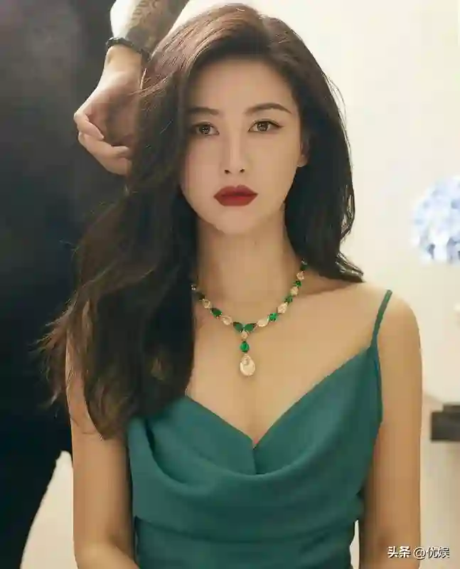 岁月成就美丽韵，年龄无碍风采增，细数迷人女星魅力