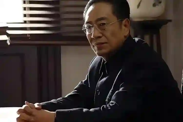 恩爱了11年，79岁的王奎荣开始衰老萎缩，42岁的饶芯语正绚烂如花