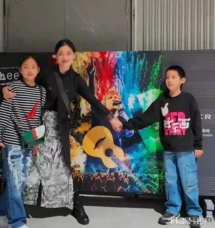梅婷北京豪宅内景曝光，十个人住一栋别墅，屋里有些杂乱
