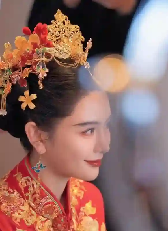 晚晚直播再掀争议：红极一时的“豆瓣三大女神”，为何全塌房了？