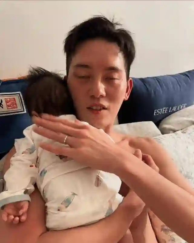港姐冠军坐完月子大晒近照，直呼日夜轮流喂奶！称老公是神队友！