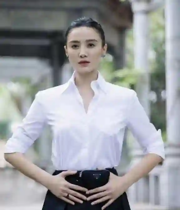 被曝隐婚两次仍“默不作声”！这一次，宋佳彻底不顾及所谓体面了