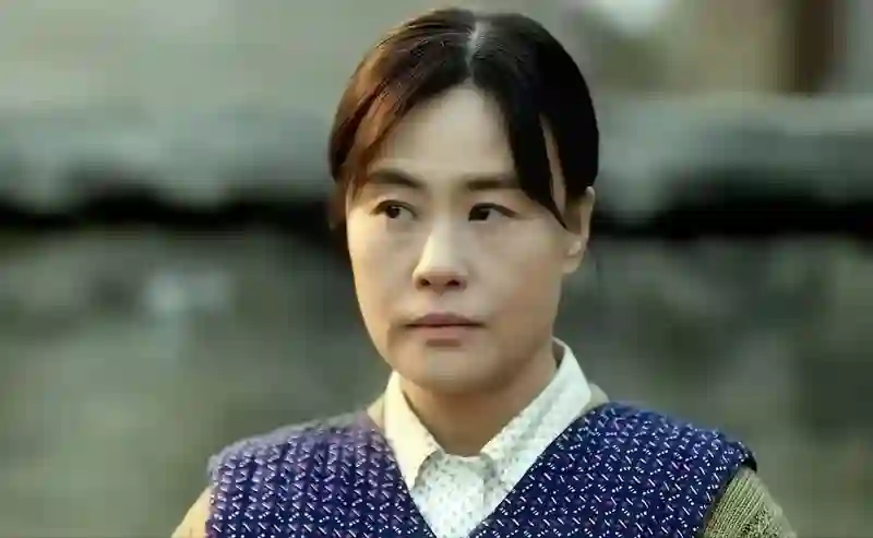 明明年轻时很温柔，中年后却凶相毕露，这几位明星面相“不好惹”