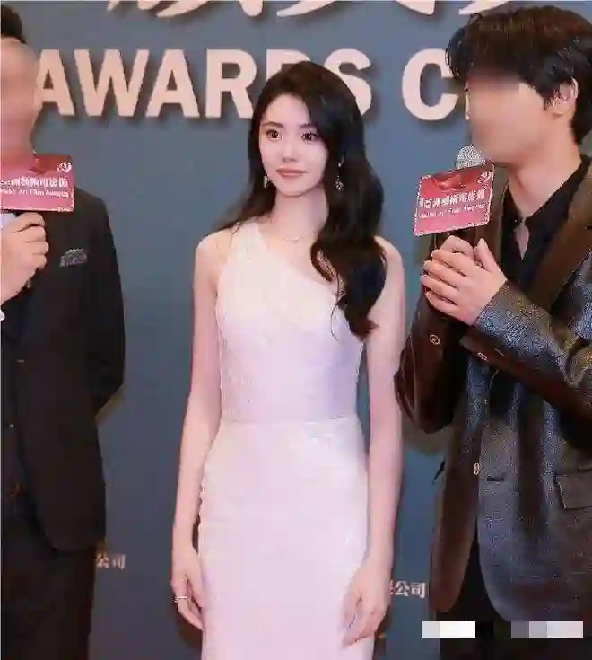 这一夜，娱乐圈的“捧高踩低”被体现的淋漓尽致 ，有人欢喜有人忧