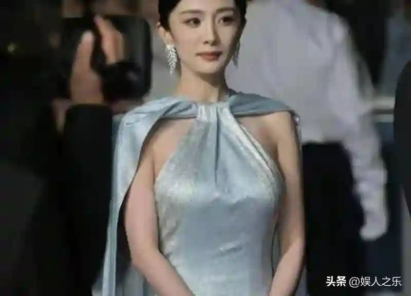 别再说刘亦菲“瘪臀”，这6位女星身材才是风情万种，完美曲线引人惊艳