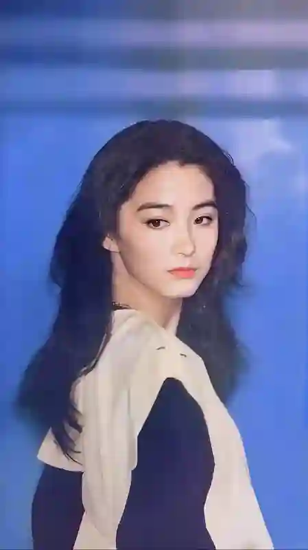 看了70岁林青霞和73岁朱琳近照，才明白大陆美人和台湾美人的区别