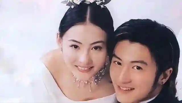 王菲张柏芝已是谢霆锋女友“天花板”？事实上她俩都只能往后排！